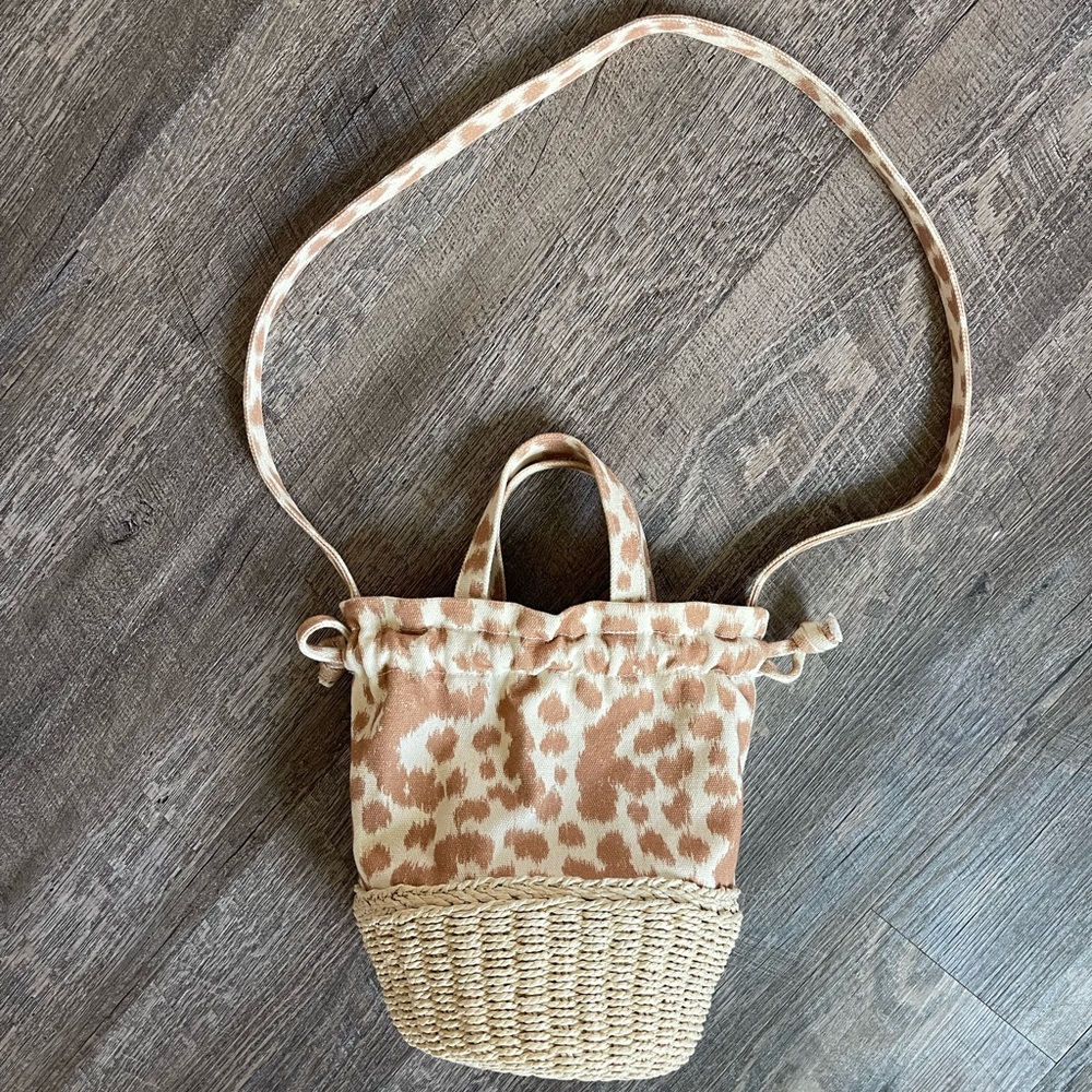 NWOT Aerie straw bottom bucket bag - Picture 3 of 11